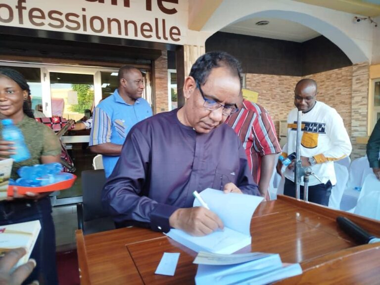 « Burkina Faso : un ténor de l’or », le nouvel ouvrage de l’écrivain burkinabè, AG Ibrahim Mohamed