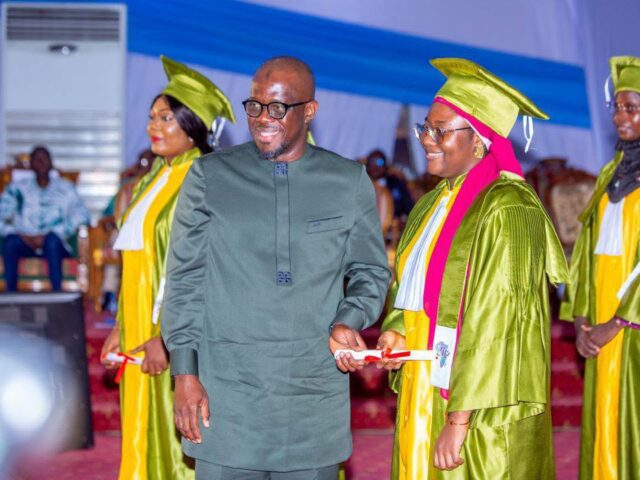 2iE : Adama SORO invite les nouveaux diplômés à faire de l’intégrité et de la probité leur boussole